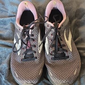 Brooks Women's Athletic Shoes - Pink and Black